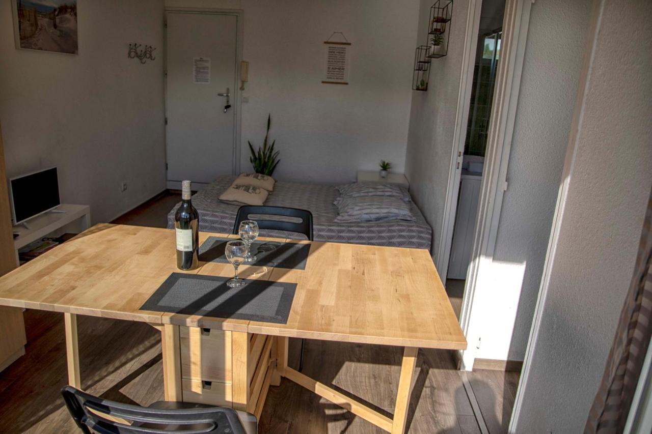 Studio terrasse Montpellier - Parking privé - Proche ligne 1 Esterno foto